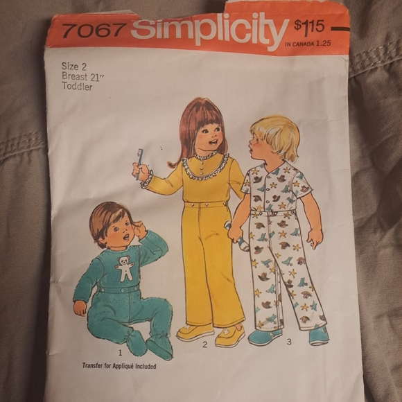 Simplicity 1975 vintage toddler pattern size 2 🐴⭐️ - Picture 1 of 6